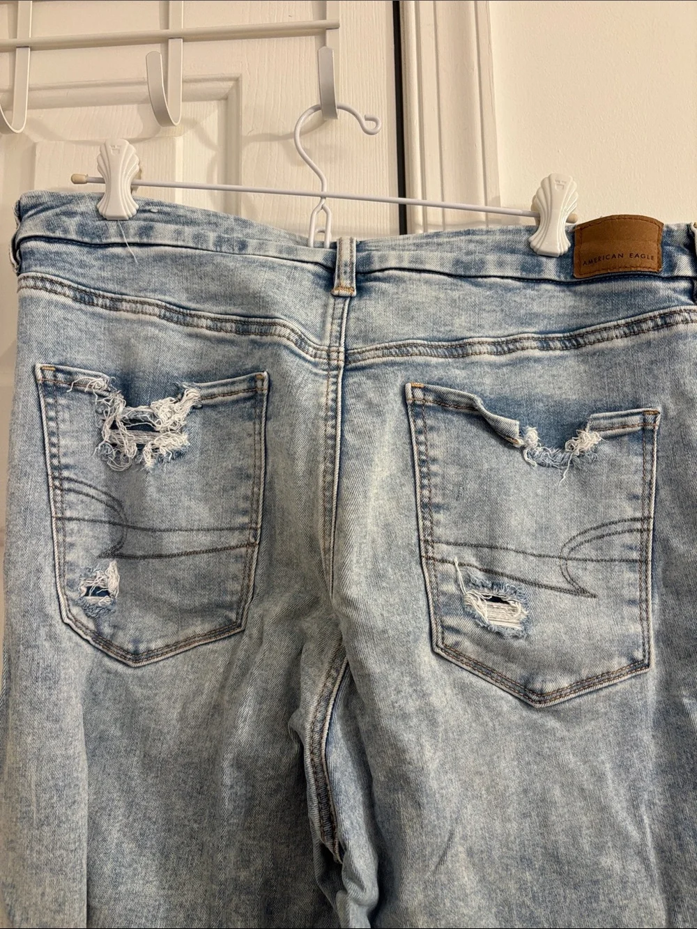 American Eagle Outfitters Light Blue Ripped Skinny Jeans - Picture 5 of 7